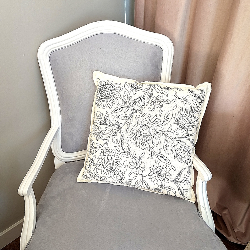 Pillow cover (insert included)